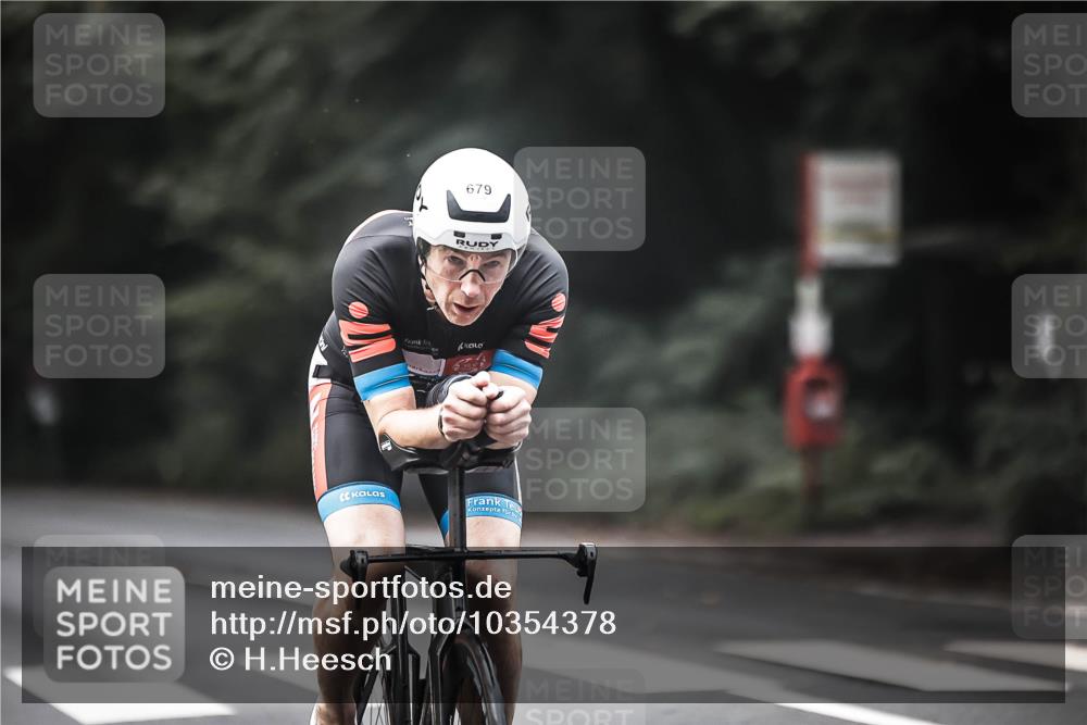 13.09.2026 - Stadtparktriathlon H.Heesch http://msf.ph/oto/10354378 13.09.2026 11:10:07 Radfahren 557, 679 meine-sportfotos.de