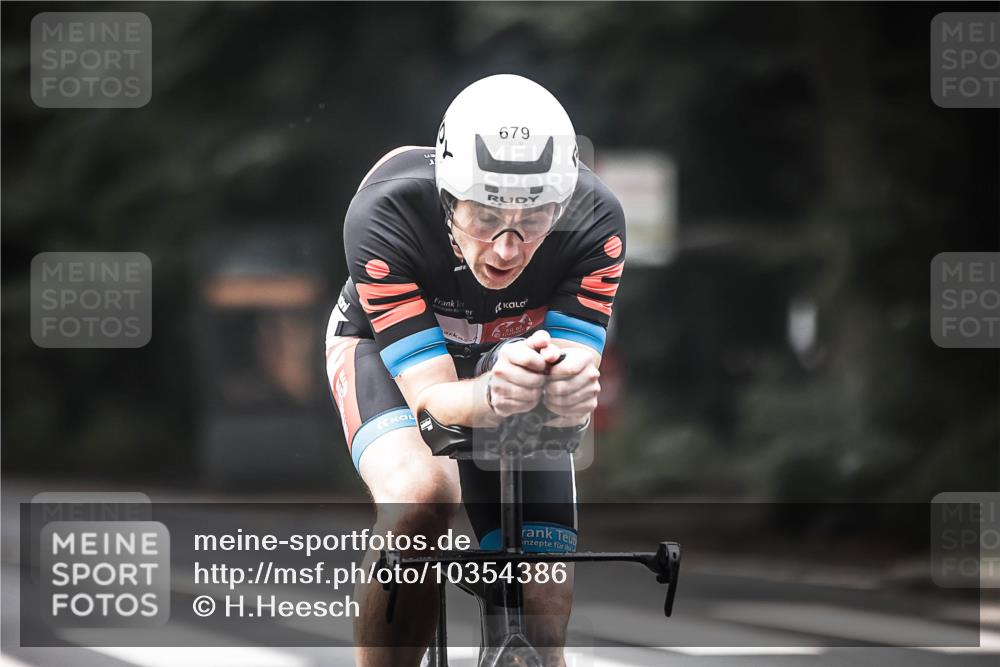 13.09.2026 - Stadtparktriathlon H.Heesch http://msf.ph/oto/10354386 13.09.2026 11:10:07 Radfahren 557, 679 meine-sportfotos.de