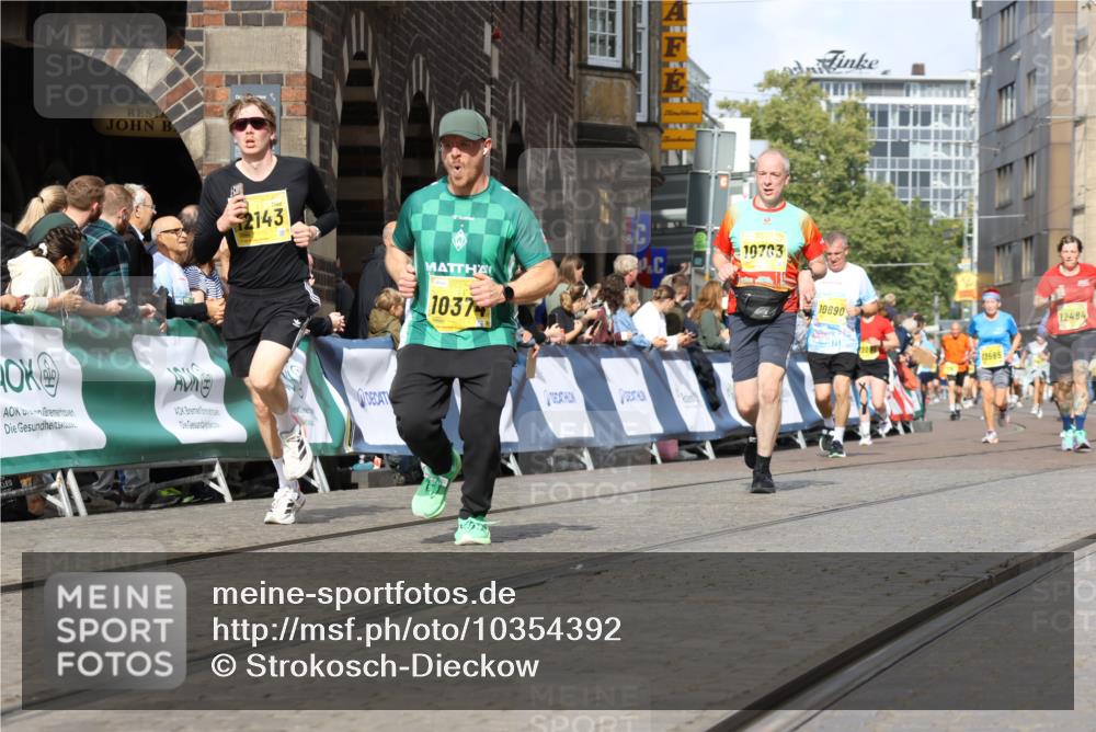 13.09.2026 - 21. swb-Marathon Bremen Strokosch-Dieckow http://msf.ph/oto/10354392 13.09.2026 10:56:00 Ziel 10203, 10243, 10297, 10374, 10379, 10423, 10529, 10550, 10788, 10809, 10881, 10952, 11377, 11414, 11510, 11557, 11748, 11862, 11941, 11975, 12030, 12108, 12125, 12150, 12188, 12348, 10246, 10298, 10365, 10443, 10699, 10949, 10957, 10960, 11219, 11280, 11782, 11790, 12476 meine-sportfotos.de