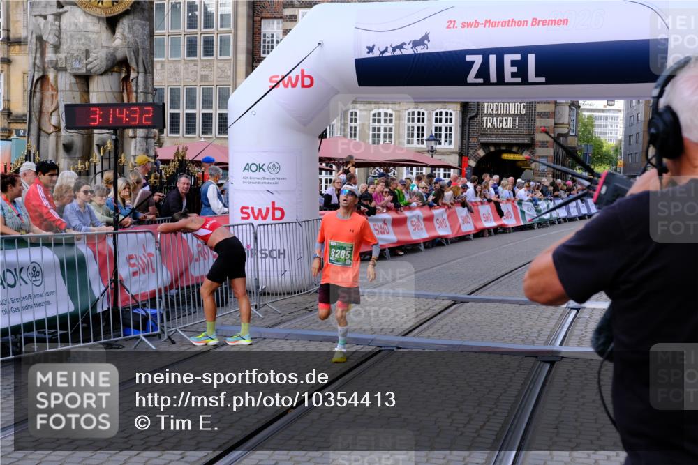 13.09.2026 - 21. swb-Marathon Bremen Tim E. http://msf.ph/oto/10354413 13.09.2026 12:45:21 Ziel 322, 814, 1187, 1544, 1840, 4474, 8285 meine-sportfotos.de