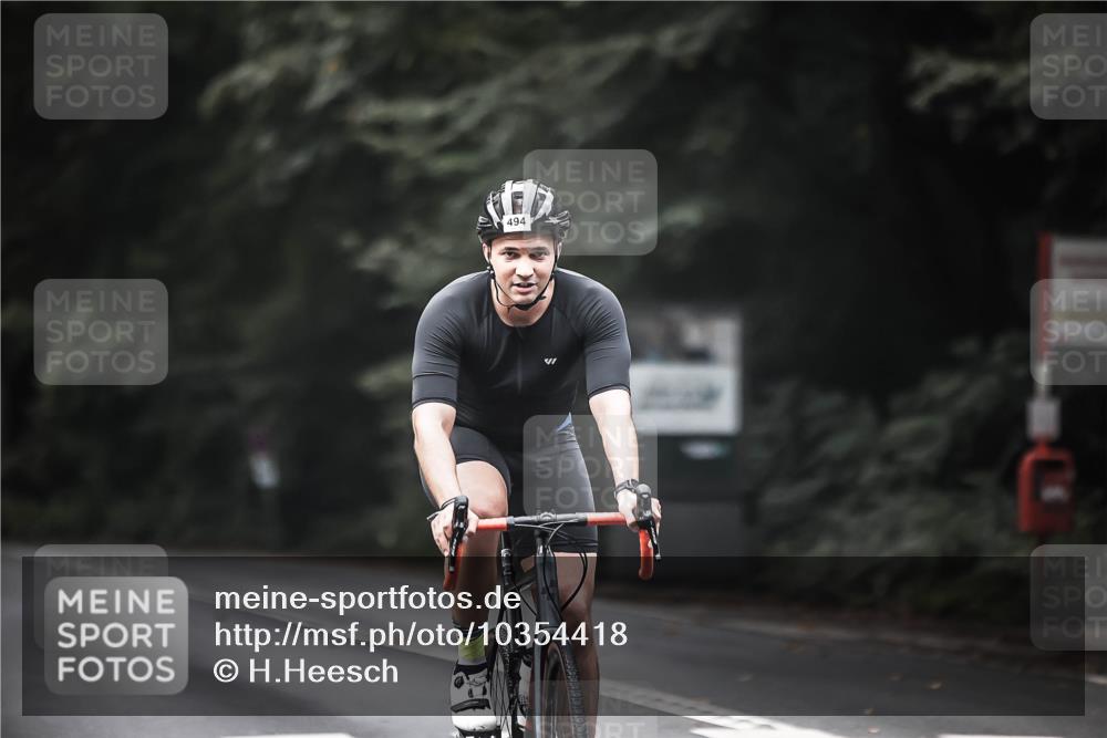 13.09.2026 - Stadtparktriathlon H.Heesch http://msf.ph/oto/10354418 13.09.2026 11:10:15 Radfahren 494, 557 meine-sportfotos.de