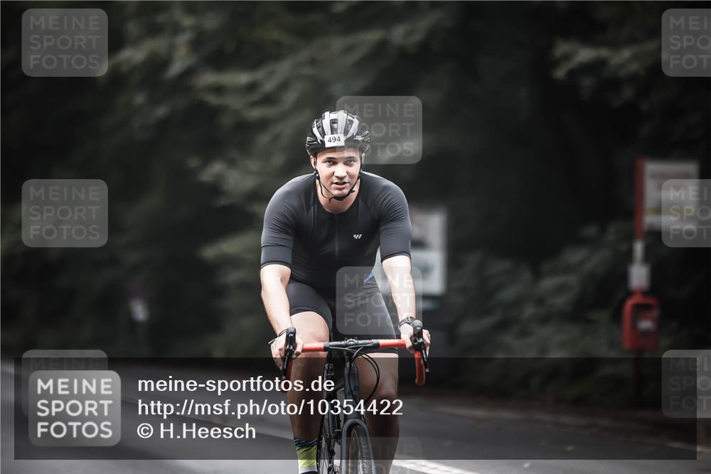 13.09.2026 - Stadtparktriathlon H.Heesch http://msf.ph/oto/10354422 13.09.2026 11:10:15 Radfahren 494, 557 meine-sportfotos.de