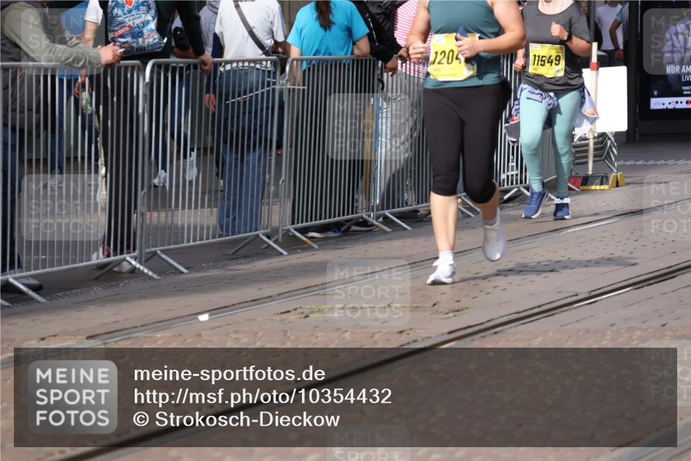 13.09.2026 - 21. swb-Marathon Bremen Strokosch-Dieckow http://msf.ph/oto/10354432 13.09.2026 11:15:47 Ziel 10474, 10665, 11026, 11081, 11139, 11200, 11217, 11264, 11448, 11549, 11573, 11613, 11768, 11940, 12046, 12151, 12306, 12539, 13508, 10572, 10900, 11307, 11504, 11778, 11897, 12137 meine-sportfotos.de