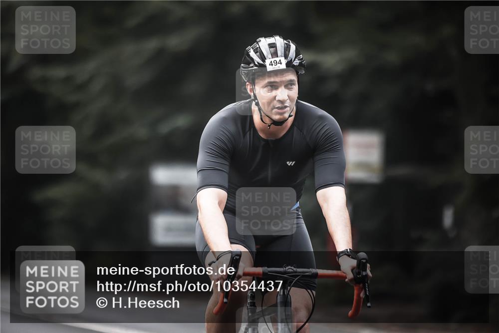 13.09.2026 - Stadtparktriathlon H.Heesch http://msf.ph/oto/10354437 13.09.2026 11:10:16 Radfahren 494, 557 meine-sportfotos.de