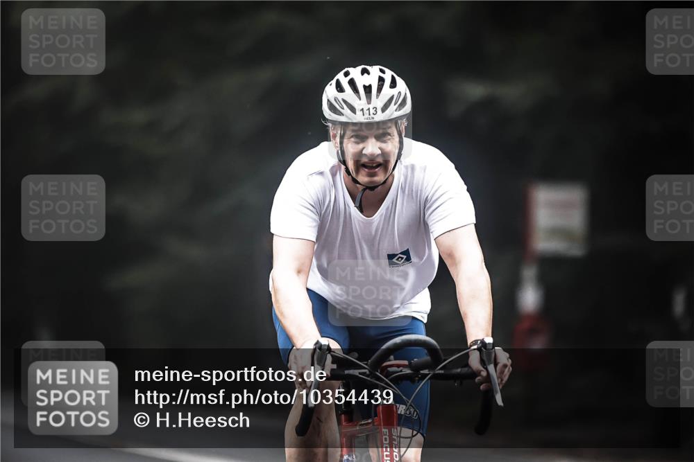 13.09.2026 - Stadtparktriathlon H.Heesch http://msf.ph/oto/10354439 13.09.2026 09:33:02 Radfahren 113, 126 meine-sportfotos.de