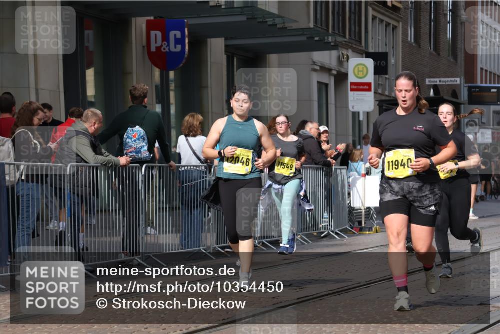 13.09.2026 - 21. swb-Marathon Bremen Strokosch-Dieckow http://msf.ph/oto/10354450 13.09.2026 11:15:48 Ziel 10474, 10665, 11026, 11081, 11139, 11181, 11200, 11217, 11264, 11385, 11448, 11549, 11573, 11613, 11768, 11940, 12046, 12151, 12306, 12539, 13508, 10572, 10900, 11307, 11504, 11778, 11897, 12137 meine-sportfotos.de