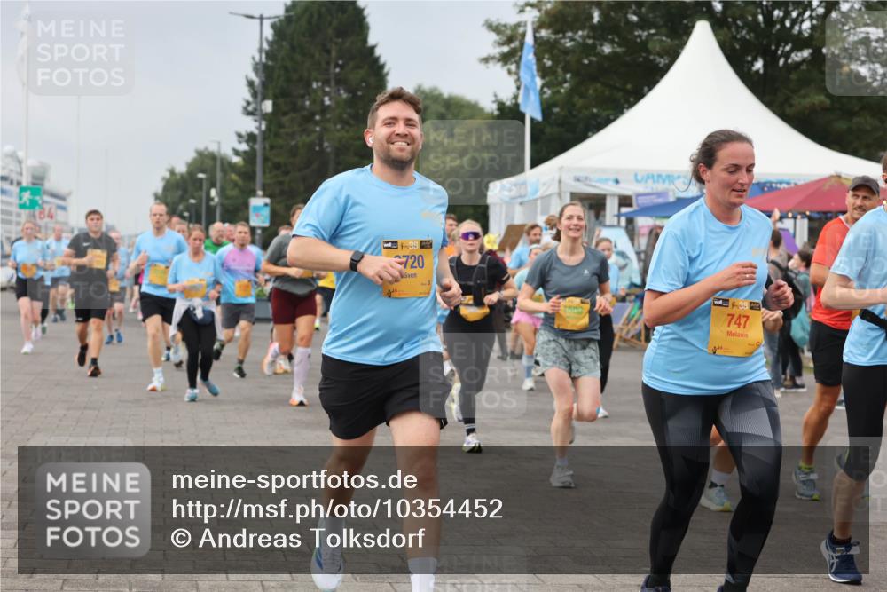 13.09.2026 - Kiel Lauf Andreas Tolksdorf http://msf.ph/oto/10354452 13.09.2026 09:57:47 Kiellinie 438, 720, 38, 747 meine-sportfotos.de