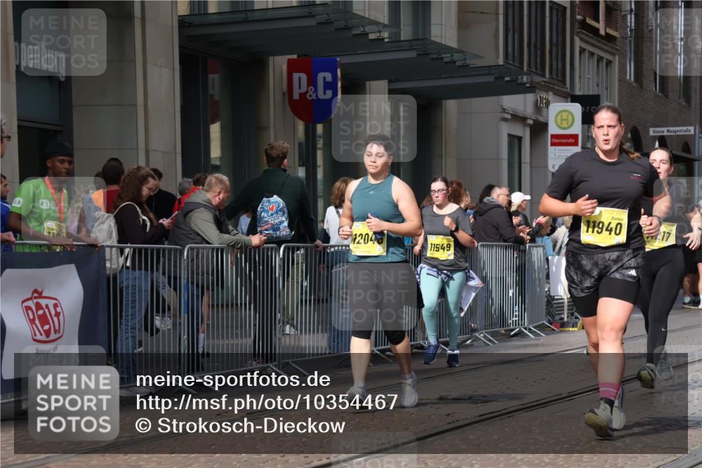 13.09.2026 - 21. swb-Marathon Bremen Strokosch-Dieckow http://msf.ph/oto/10354467 13.09.2026 11:15:48 Ziel 10474, 10665, 11026, 11081, 11139, 11181, 11200, 11217, 11264, 11385, 11448, 11549, 11573, 11613, 11768, 11940, 12046, 12151, 12306, 12539, 13508, 10572, 10900, 11307, 11504, 11778, 11897, 12137 meine-sportfotos.de