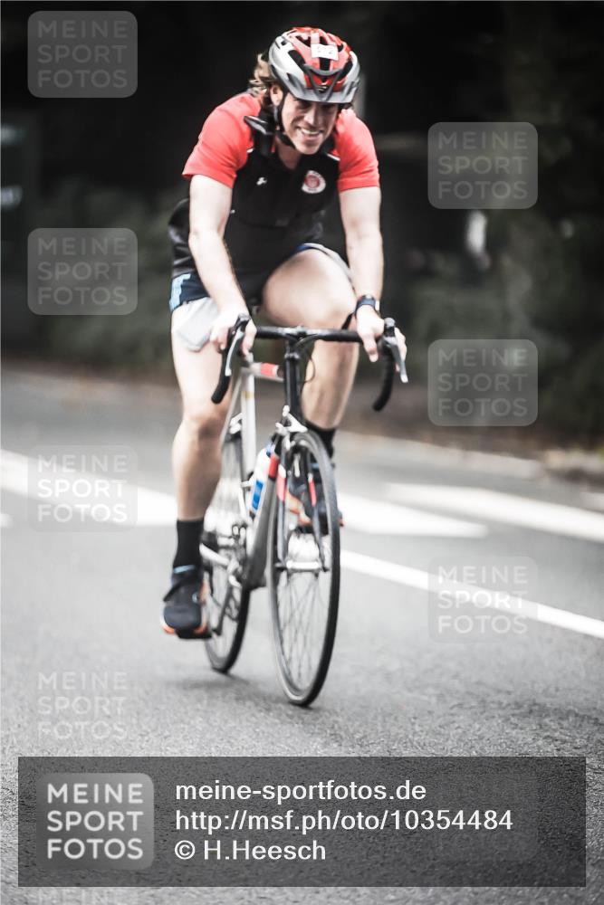 13.09.2026 - Stadtparktriathlon H.Heesch http://msf.ph/oto/10354484 13.09.2026 11:10:24 Radfahren 430, 572, 610, 706, 1799 meine-sportfotos.de