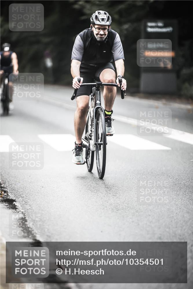13.09.2026 - Stadtparktriathlon H.Heesch http://msf.ph/oto/10354501 13.09.2026 11:10:28 Radfahren 430, 524, 572, 610, 690, 706, 1799 meine-sportfotos.de