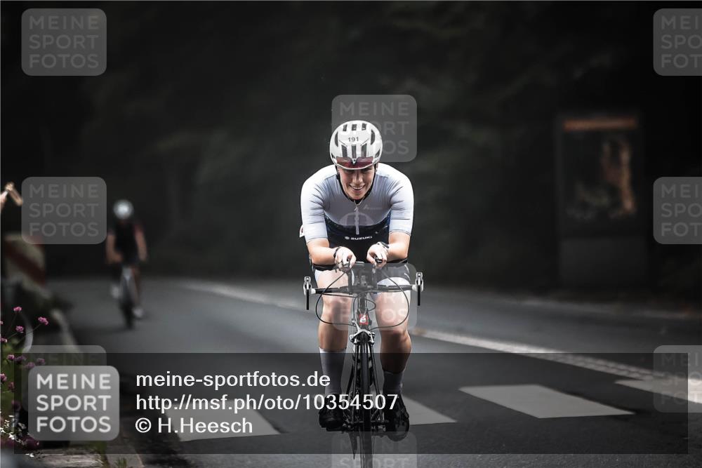 13.09.2026 - Stadtparktriathlon H.Heesch http://msf.ph/oto/10354507 13.09.2026 09:33:59 Radfahren 153, 185, 191, 206 meine-sportfotos.de