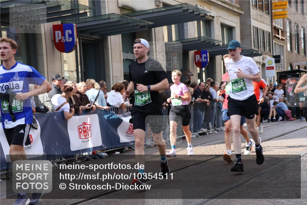 13.09.2026 - 21. swb-Marathon Bremen Strokosch-Dieckow http://msf.ph/oto/10354511 13.09.2026 13:33:21 Ziel 930, 2405, 2872, 2960, 3201, 3562, 3761, 4219, 4490, 4543, 4554, 4658, 4874, 5063, 5156, 5513, 5726, 6256, 6508, 6538, 6597, 6808, 6844, 6882, 6997, 7126, 7523, 7633, 7652, 7832, 7863, 8093, 8177, 8501, 8599, 8602, 8691, 9068, 9128, 9342, 9344, 9390, 9508, 9883, 10114, 13078, 831, 1124, 2283, 2393, 2440, 2818, 2959, 2980, 3404, 3710, 4052, 4243, 4260, 4408, 4492, 4536, 4565, 4659, 5040, 5191, 5324, 5560, 5660, 5861, 5862, 5914, 6421, 6597, 6777, 6915, 6997, 7145 meine-sportfotos.de