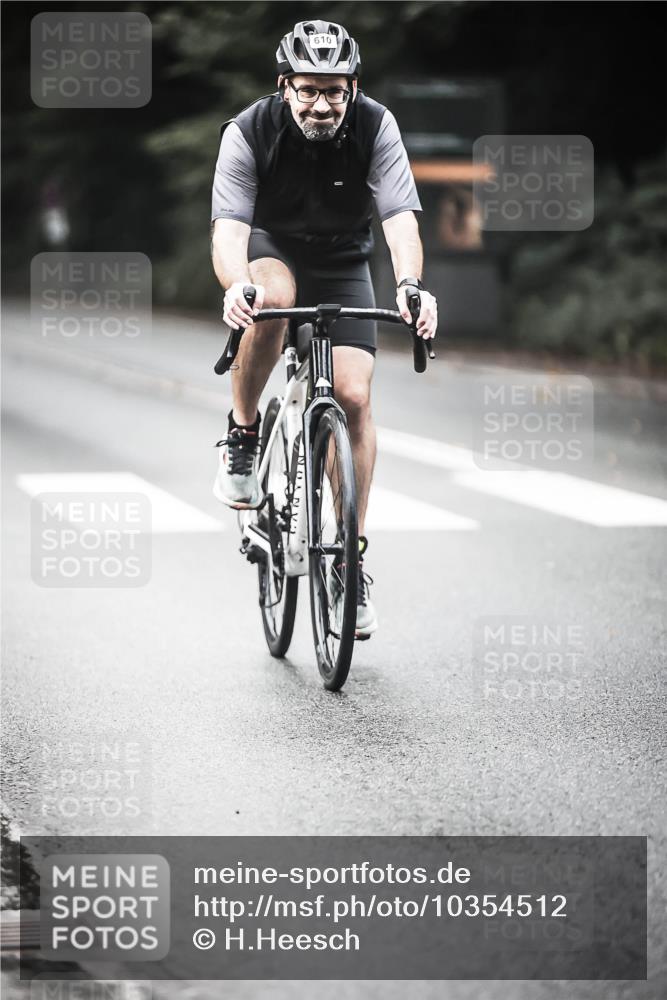 13.09.2026 - Stadtparktriathlon H.Heesch http://msf.ph/oto/10354512 13.09.2026 11:10:29 Radfahren 430, 524, 572, 610, 690, 706, 1799 meine-sportfotos.de