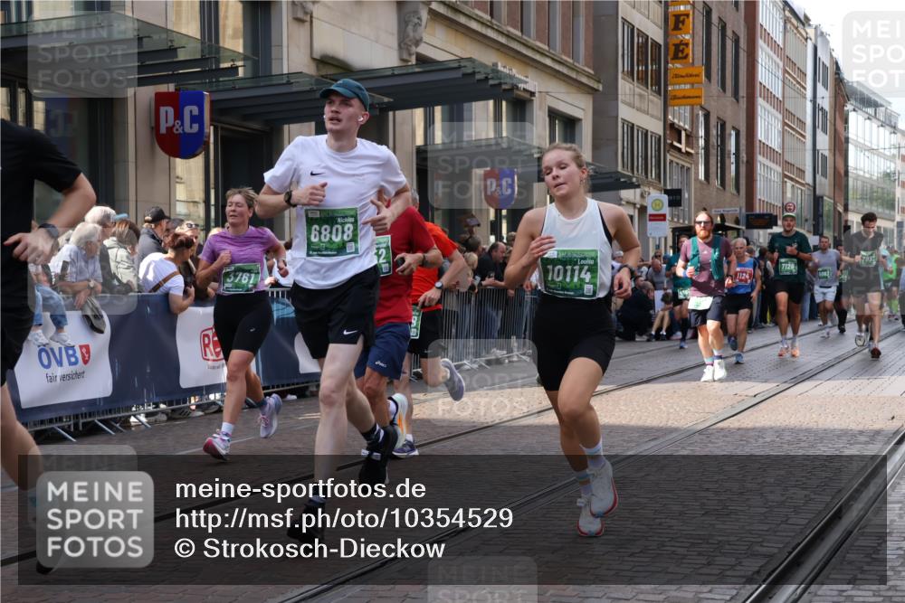 13.09.2026 - 21. swb-Marathon Bremen Strokosch-Dieckow http://msf.ph/oto/10354529 13.09.2026 13:33:23 Ziel 930, 2405, 2872, 2960, 3201, 3562, 3761, 4219, 4490, 4554, 4658, 4874, 5063, 5156, 5513, 5726, 6256, 6508, 6538, 6808, 6844, 6882, 7126, 7354, 7523, 7633, 7652, 7832, 7863, 8093, 8177, 8501, 8691, 9068, 9128, 9342, 9344, 9390, 9508, 9883, 10114, 13078, 831, 1124, 2283, 2393, 2440, 2818, 2959, 2980, 3710, 4052, 4219, 4243, 4260, 4408, 4492, 4536, 4543, 4565, 4659, 5040, 5191, 5324, 5560, 5660, 5726, 5861, 5862, 5914, 6421, 6597, 6777, 6915, 6997, 7145 meine-sportfotos.de