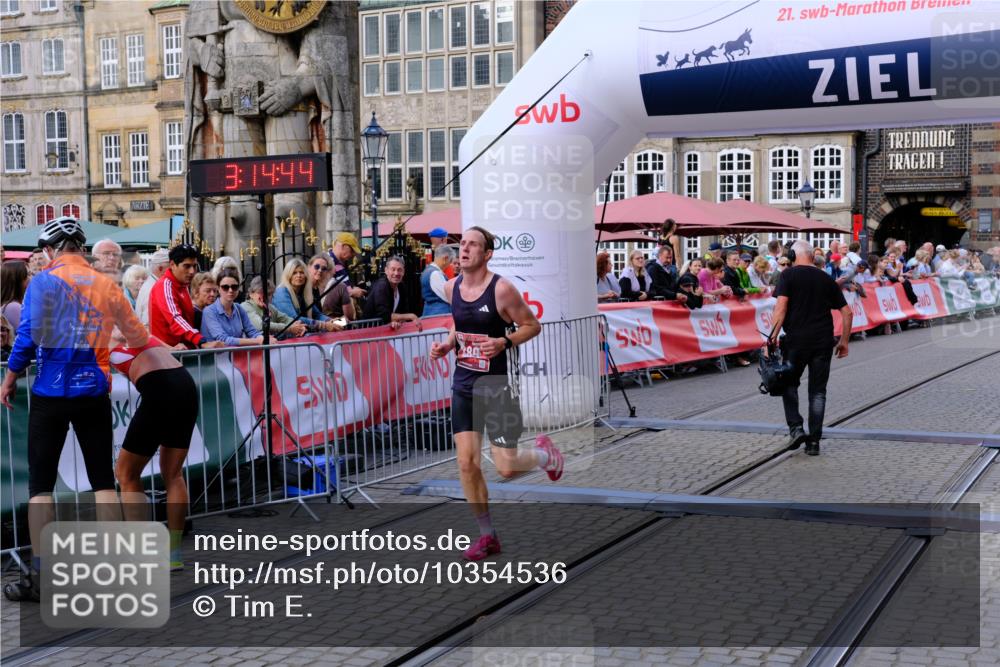 13.09.2026 - 21. swb-Marathon Bremen Tim E. http://msf.ph/oto/10354536 13.09.2026 12:45:33 Ziel 1544 meine-sportfotos.de