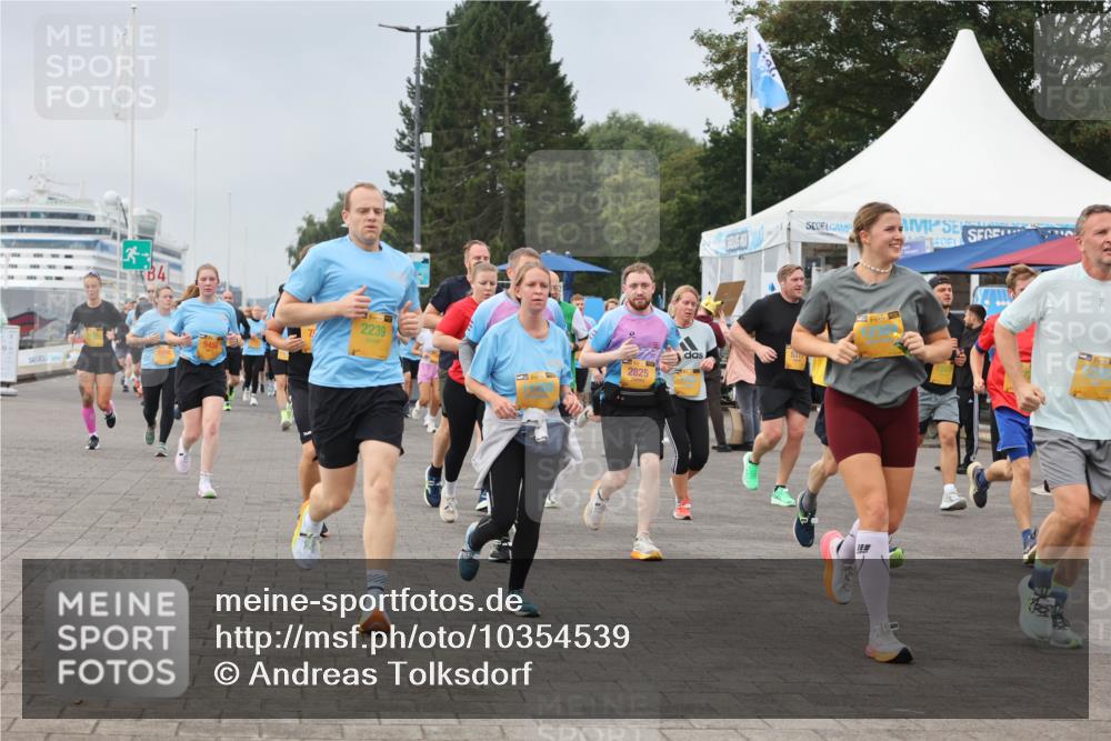 13.09.2026 - Kiel Lauf Andreas Tolksdorf http://msf.ph/oto/10354539 13.09.2026 09:57:49 Kiellinie 2239, 9458, 2825, 5317, 1247 meine-sportfotos.de