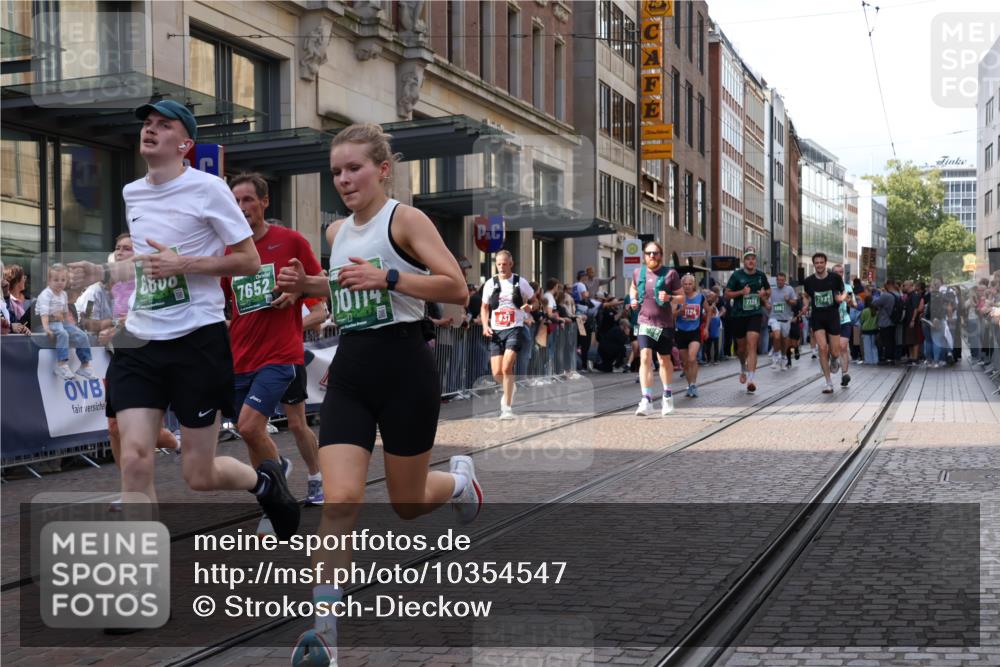 13.09.2026 - 21. swb-Marathon Bremen Strokosch-Dieckow http://msf.ph/oto/10354547 13.09.2026 13:33:23 Ziel 930, 2405, 2872, 2960, 3201, 3562, 3761, 4219, 4490, 4554, 4658, 4874, 5063, 5156, 5513, 5726, 6256, 6508, 6538, 6808, 6844, 6882, 7126, 7354, 7523, 7633, 7652, 7832, 7863, 8093, 8177, 8501, 8691, 9068, 9128, 9342, 9344, 9390, 9508, 9883, 10114, 13078, 831, 1124, 2283, 2393, 2440, 2818, 2959, 2980, 3710, 4052, 4219, 4243, 4260, 4408, 4492, 4536, 4543, 4565, 4659, 5040, 5191, 5324, 5560, 5660, 5726, 5861, 5862, 5914, 6421, 6597, 6777, 6915, 6997, 7145 meine-sportfotos.de