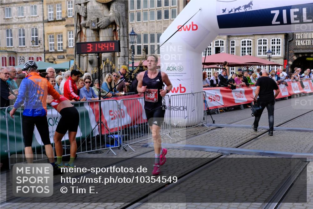 13.09.2026 - 21. swb-Marathon Bremen Tim E. http://msf.ph/oto/10354549 13.09.2026 12:45:33 Ziel 1544 meine-sportfotos.de