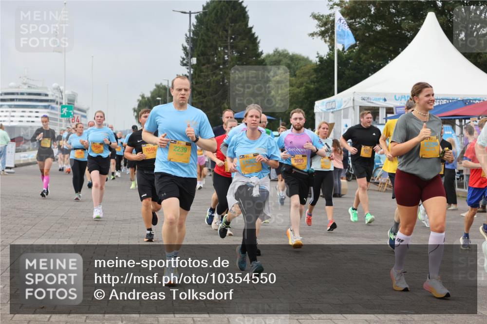 13.09.2026 - Kiel Lauf Andreas Tolksdorf http://msf.ph/oto/10354550 13.09.2026 09:57:50 Kiellinie 9458, 7046, 38, 2239, 2825, 5317 meine-sportfotos.de