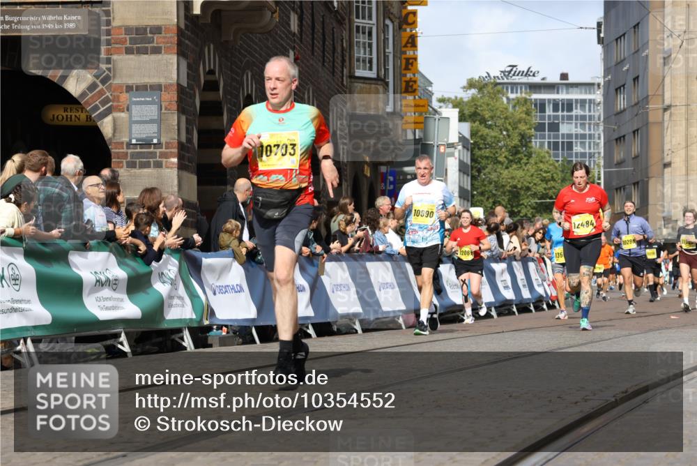 13.09.2026 - 21. swb-Marathon Bremen Strokosch-Dieckow http://msf.ph/oto/10354552 13.09.2026 10:56:02 Ziel 10203, 10243, 10297, 10374, 10379, 10423, 10529, 10550, 10788, 10809, 10881, 10952, 11377, 11510, 11557, 11748, 11862, 11975, 12030, 12108, 12125, 12143, 12150, 12188, 12348, 10246, 10365, 10443, 10699, 10949, 10957, 10960, 11219, 11280, 11570, 11693, 11782, 12452, 12476 meine-sportfotos.de