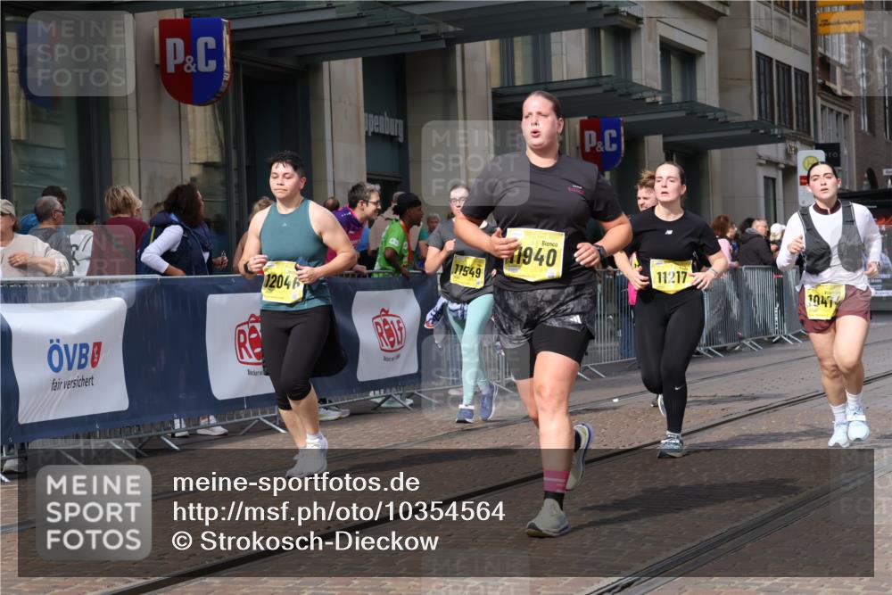 13.09.2026 - 21. swb-Marathon Bremen Strokosch-Dieckow http://msf.ph/oto/10354564 13.09.2026 11:15:51 Ziel 10474, 10665, 11026, 11081, 11139, 11181, 11200, 11217, 11264, 11385, 11448, 11549, 11573, 11613, 11768, 12046, 12151, 12306, 12539, 13508, 10572, 10900, 11307, 11504, 11778, 11897, 11940, 12137 meine-sportfotos.de