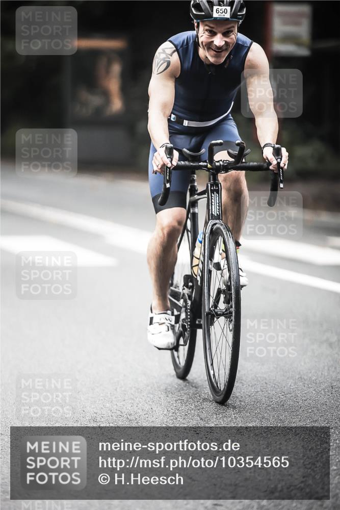 13.09.2026 - Stadtparktriathlon H.Heesch http://msf.ph/oto/10354565 13.09.2026 11:10:31 Radfahren 473, 520, 524, 610, 690, 1799 meine-sportfotos.de