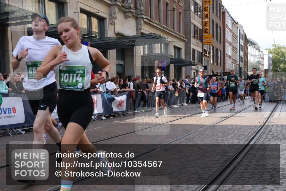 13.09.2026 - 21. swb-Marathon Bremen Strokosch-Dieckow http://msf.ph/oto/10354567 13.09.2026 13:33:23 Ziel 930, 2405, 2872, 2960, 3201, 3562, 3761, 4219, 4490, 4554, 4658, 4874, 5063, 5156, 5513, 5726, 6256, 6508, 6538, 6808, 6844, 6882, 7126, 7354, 7523, 7633, 7652, 7832, 7863, 8093, 8177, 8501, 8691, 9068, 9128, 9342, 9344, 9390, 9508, 9883, 10114, 13078, 831, 1124, 2283, 2393, 2440, 2818, 2959, 2980, 3710, 4052, 4219, 4243, 4260, 4408, 4492, 4536, 4543, 4565, 4659, 5040, 5191, 5324, 5560, 5660, 5726, 5861, 5862, 5914, 6421, 6597, 6777, 6915, 6997, 7145 meine-sportfotos.de