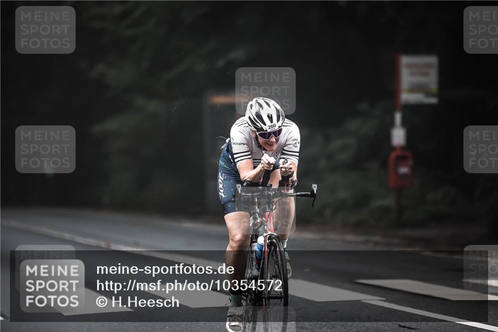 13.09.2026 - Stadtparktriathlon H.Heesch http://msf.ph/oto/10354572 13.09.2026 09:34:24 Radfahren 194, 200 meine-sportfotos.de