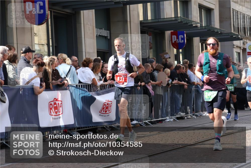 13.09.2026 - 21. swb-Marathon Bremen Strokosch-Dieckow http://msf.ph/oto/10354585 13.09.2026 13:33:24 Ziel 930, 2405, 2872, 2960, 3201, 3562, 3761, 4490, 4554, 4658, 4874, 5063, 5156, 5513, 5587, 6256, 6508, 6538, 6808, 6844, 6882, 7126, 7354, 7523, 7633, 7652, 7832, 7863, 8093, 8501, 8512, 8691, 9068, 9128, 9342, 9344, 9390, 9508, 9883, 10114, 13078, 831, 1124, 2283, 2393, 2440, 2818, 2959, 2980, 3710, 4052, 4219, 4243, 4260, 4408, 4492, 4536, 4543, 4565, 4659, 5040, 5191, 5324, 5560, 5660, 5726, 5861, 5862, 5914, 6421, 6597, 6777, 6915, 6997, 7145 meine-sportfotos.de