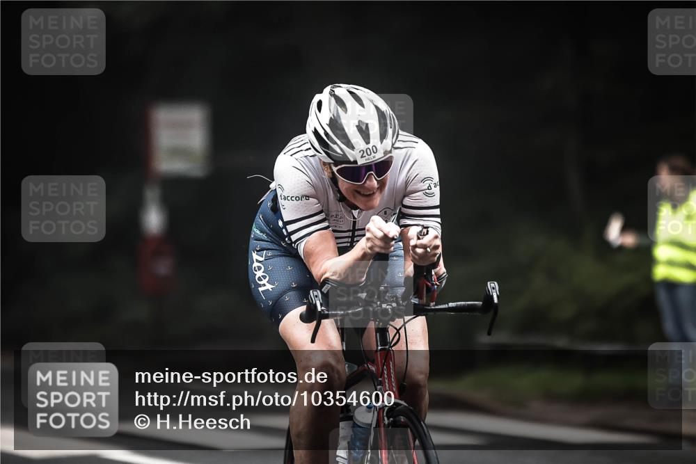 13.09.2026 - Stadtparktriathlon H.Heesch http://msf.ph/oto/10354600 13.09.2026 09:34:25 Radfahren 194, 200 meine-sportfotos.de