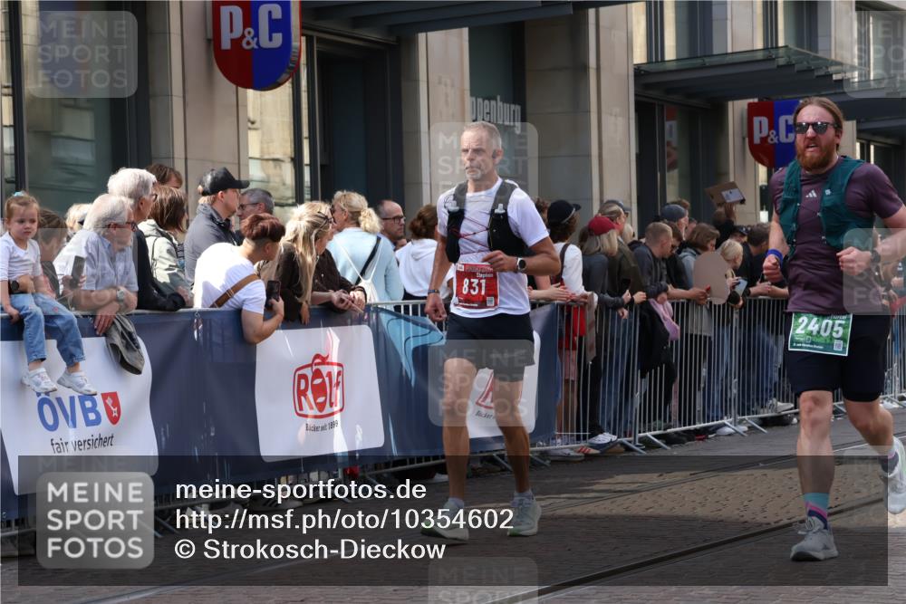 13.09.2026 - 21. swb-Marathon Bremen Strokosch-Dieckow http://msf.ph/oto/10354602 13.09.2026 13:33:25 Ziel 930, 2405, 2727, 2872, 2960, 3201, 3562, 3761, 4490, 4554, 4658, 4874, 5063, 5156, 5513, 5587, 6256, 6508, 6538, 6808, 6844, 6882, 7126, 7354, 7523, 7633, 7652, 7832, 7863, 8093, 8512, 8691, 9068, 9128, 9342, 9344, 9390, 9508, 9883, 10114, 13078, 831, 1124, 2283, 2393, 2440, 2818, 2959, 2980, 3710, 4052, 4219, 4243, 4260, 4408, 4492, 4536, 4543, 4565, 5040, 5191, 5324, 5560, 5660, 5726, 5861, 5862, 5914, 6421, 6597, 6777, 6915, 6997, 7145 meine-sportfotos.de