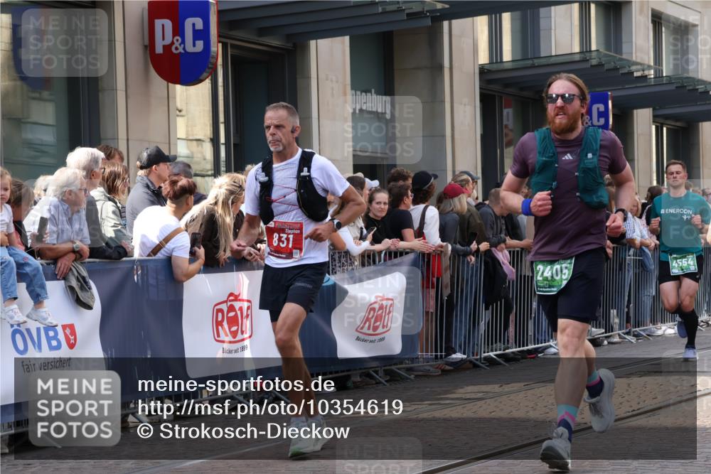 13.09.2026 - 21. swb-Marathon Bremen Strokosch-Dieckow http://msf.ph/oto/10354619 13.09.2026 13:33:25 Ziel 930, 2405, 2727, 2872, 2960, 3201, 3562, 3761, 4490, 4554, 4658, 4874, 5063, 5156, 5513, 5587, 6256, 6508, 6538, 6808, 6844, 6882, 7126, 7354, 7523, 7633, 7652, 7832, 7863, 8093, 8512, 8691, 9068, 9128, 9342, 9344, 9390, 9508, 9883, 10114, 13078, 831, 1124, 2283, 2393, 2440, 2818, 2959, 2980, 3710, 4052, 4219, 4243, 4260, 4408, 4492, 4536, 4543, 4565, 5040, 5191, 5324, 5560, 5660, 5726, 5861, 5862, 5914, 6421, 6597, 6777, 6915, 6997, 7145 meine-sportfotos.de