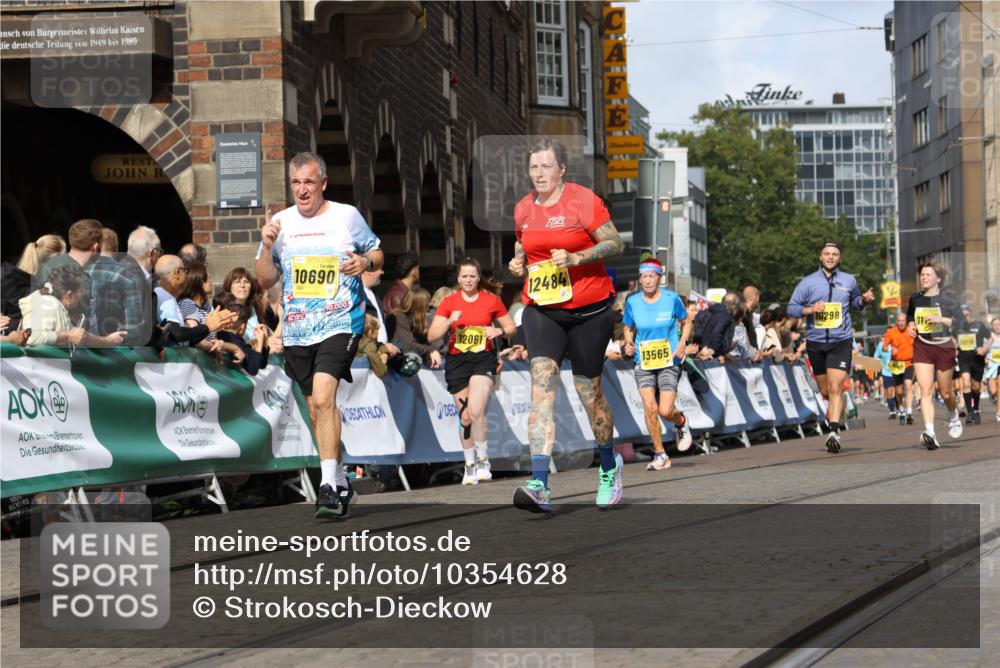 13.09.2026 - 21. swb-Marathon Bremen Strokosch-Dieckow http://msf.ph/oto/10354628 13.09.2026 10:56:05 Ziel 10243, 10297, 10374, 10379, 10423, 10529, 10550, 10703, 10809, 10881, 10952, 11377, 11510, 11557, 11862, 12108, 12125, 12143, 12150, 12188, 10184, 10211, 10246, 10322, 10365, 10443, 10670, 10699, 10949, 10957, 10960, 11219, 11280, 11570, 11693, 11782, 12452, 12476 meine-sportfotos.de