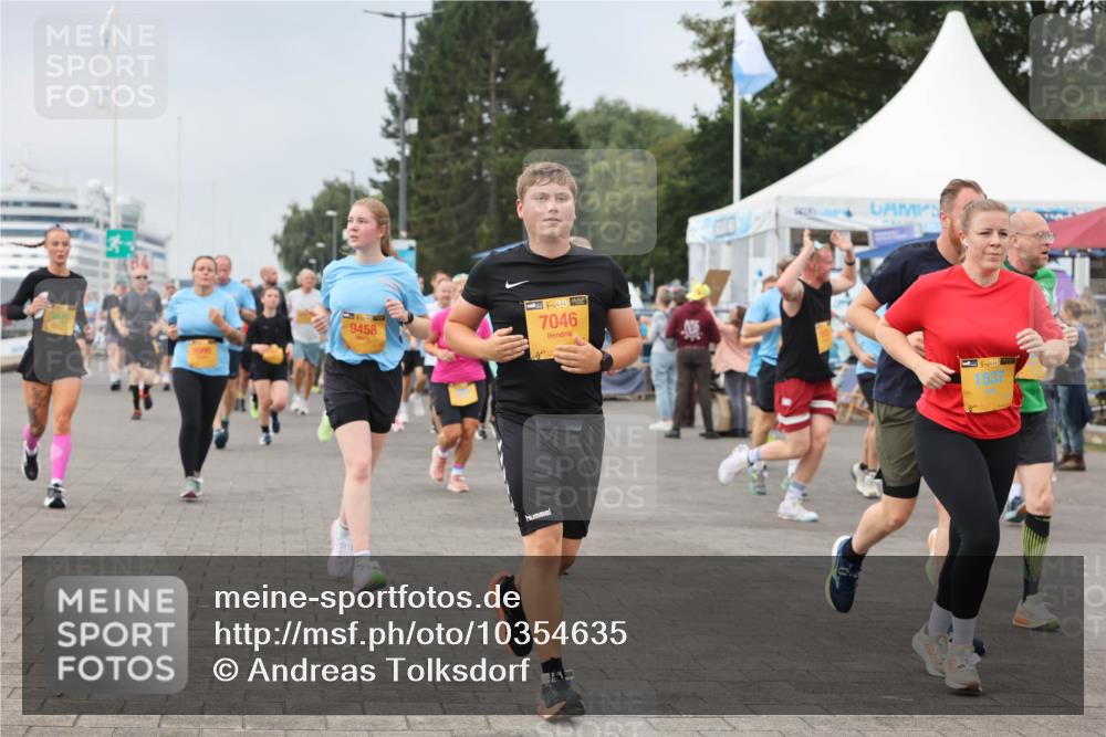 13.09.2026 - Kiel Lauf Andreas Tolksdorf http://msf.ph/oto/10354635 13.09.2026 09:57:52 Kiellinie 9458, 38, 7046, 39, 1537 meine-sportfotos.de