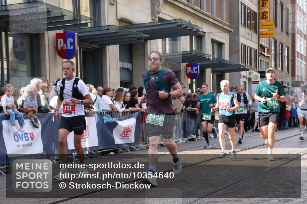 13.09.2026 - 21. swb-Marathon Bremen Strokosch-Dieckow http://msf.ph/oto/10354640 13.09.2026 13:33:25 Ziel 930, 2405, 2727, 2872, 2960, 3201, 3562, 3761, 4490, 4554, 4658, 4874, 5063, 5156, 5513, 5587, 6256, 6508, 6538, 6808, 6844, 6882, 7126, 7354, 7523, 7633, 7652, 7832, 7863, 8093, 8512, 8691, 9068, 9128, 9342, 9344, 9390, 9508, 9883, 10114, 13078, 831, 1124, 2283, 2393, 2440, 2818, 2959, 2980, 3710, 4052, 4219, 4243, 4260, 4408, 4492, 4536, 4543, 4565, 5040, 5191, 5324, 5560, 5660, 5726, 5861, 5862, 5914, 6421, 6597, 6777, 6915, 6997, 7145 meine-sportfotos.de