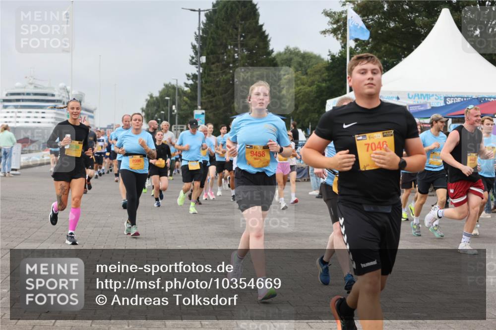 13.09.2026 - Kiel Lauf Andreas Tolksdorf http://msf.ph/oto/10354669 13.09.2026 09:57:53 Kiellinie 5636, 8996, 39, 9458, 38, 7046, 5933 meine-sportfotos.de