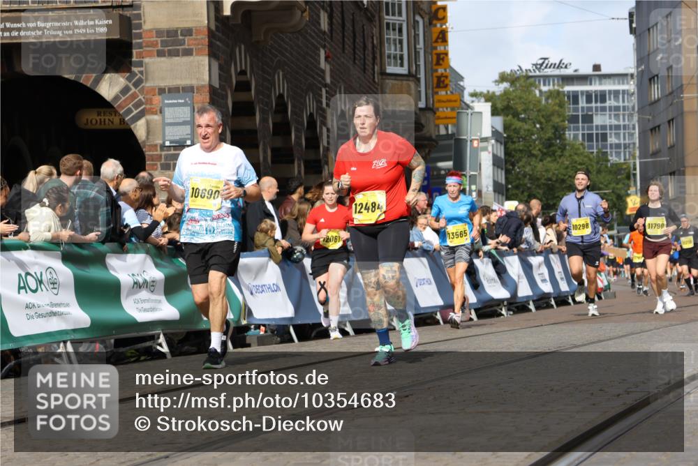 13.09.2026 - 21. swb-Marathon Bremen Strokosch-Dieckow http://msf.ph/oto/10354683 13.09.2026 10:56:05 Ziel 10243, 10297, 10374, 10379, 10423, 10529, 10550, 10703, 10809, 10881, 10952, 11377, 11510, 11557, 11862, 12108, 12125, 12143, 12150, 12188, 10184, 10211, 10246, 10322, 10365, 10443, 10670, 10699, 10949, 10957, 10960, 11219, 11280, 11570, 11693, 11782, 12452, 12476 meine-sportfotos.de