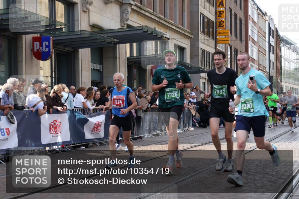 13.09.2026 - 21. swb-Marathon Bremen Strokosch-Dieckow http://msf.ph/oto/10354719 13.09.2026 13:33:27 Ziel 930, 1656, 2405, 2727, 2872, 2960, 3201, 3389, 3522, 3562, 3761, 4490, 4554, 4658, 4874, 5063, 5156, 5513, 5587, 6151, 6508, 6538, 6808, 6844, 7126, 7354, 7523, 7633, 7652, 7832, 7863, 8512, 8691, 9068, 9128, 9342, 9344, 9390, 9508, 10114, 13078, 831, 1124, 2283, 2393, 2818, 2980, 4052, 4219, 4243, 4260, 4408, 4492, 4536, 4543, 4565, 5040, 5191, 5324, 5560, 5660, 5726, 5861, 5862, 5914, 6256, 6421, 6597, 6777, 6844, 6882, 6915, 6997, 7145 meine-sportfotos.de