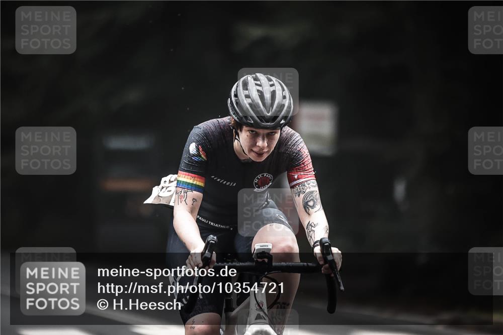13.09.2026 - Stadtparktriathlon H.Heesch http://msf.ph/oto/10354721 13.09.2026 09:35:18 Radfahren 160, 208, 209 meine-sportfotos.de