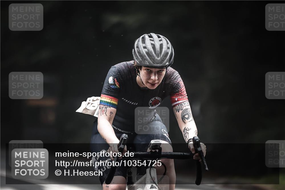 13.09.2026 - Stadtparktriathlon H.Heesch http://msf.ph/oto/10354725 13.09.2026 09:35:18 Radfahren 160, 208, 209 meine-sportfotos.de