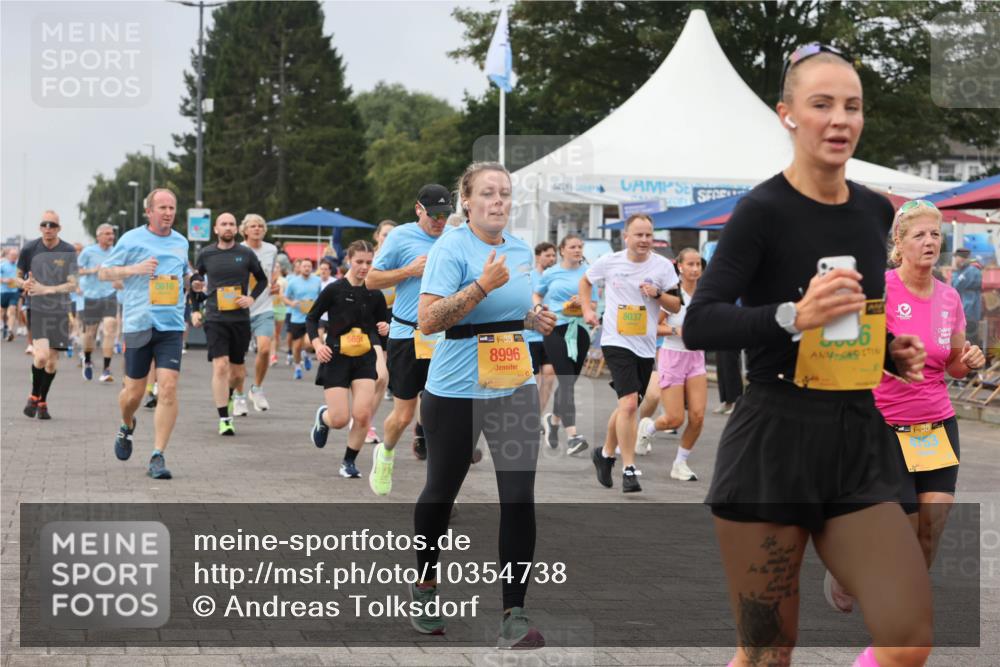 13.09.2026 - Kiel Lauf Andreas Tolksdorf http://msf.ph/oto/10354738 13.09.2026 09:57:55 Kiellinie 8610, 5651, 8996, 8037, 6 meine-sportfotos.de