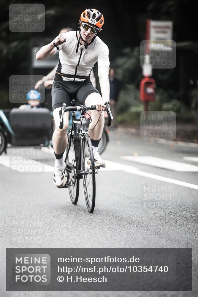 13.09.2026 - Stadtparktriathlon H.Heesch http://msf.ph/oto/10354740 13.09.2026 11:10:49 Radfahren 510, 683 meine-sportfotos.de