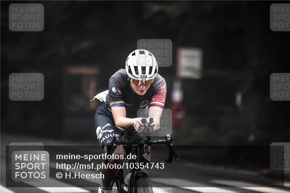 13.09.2026 - Stadtparktriathlon H.Heesch http://msf.ph/oto/10354743 13.09.2026 09:35:21 Radfahren 160, 208, 209 meine-sportfotos.de