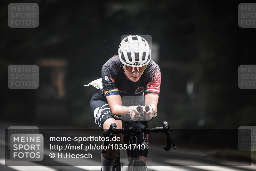 13.09.2026 - Stadtparktriathlon H.Heesch http://msf.ph/oto/10354749 13.09.2026 09:35:21 Radfahren 160, 208, 209 meine-sportfotos.de