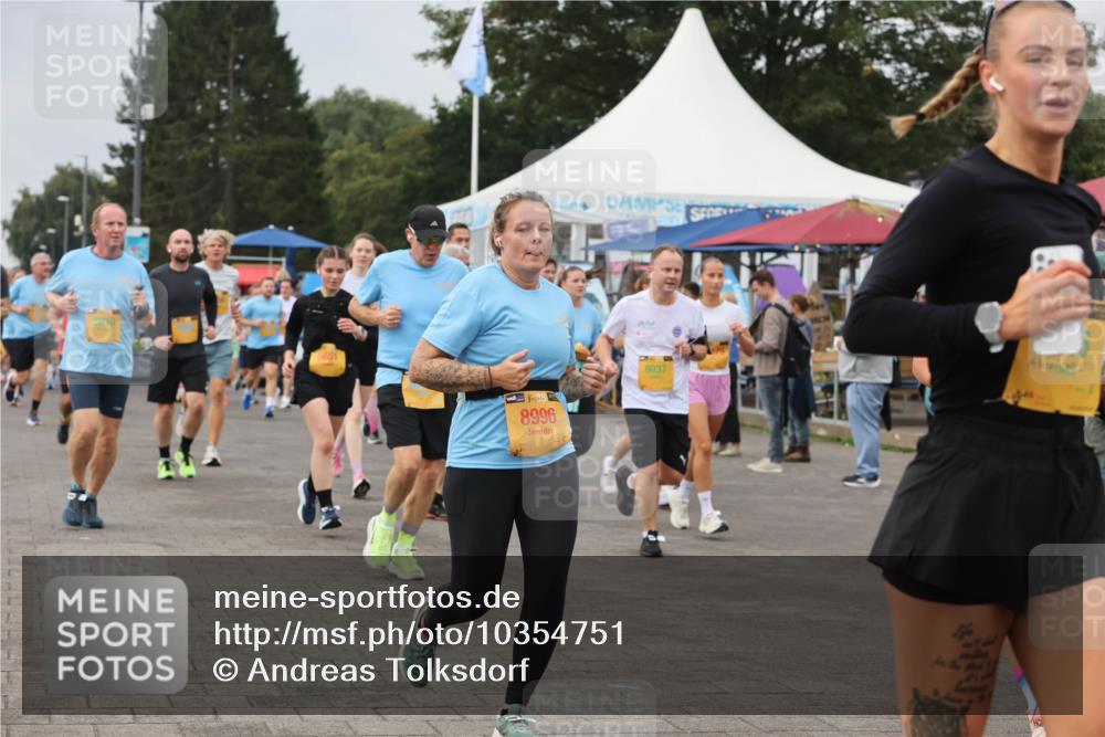 13.09.2026 - Kiel Lauf Andreas Tolksdorf http://msf.ph/oto/10354751 13.09.2026 09:57:56 Kiellinie 8610, 38, 8996, 8037 meine-sportfotos.de