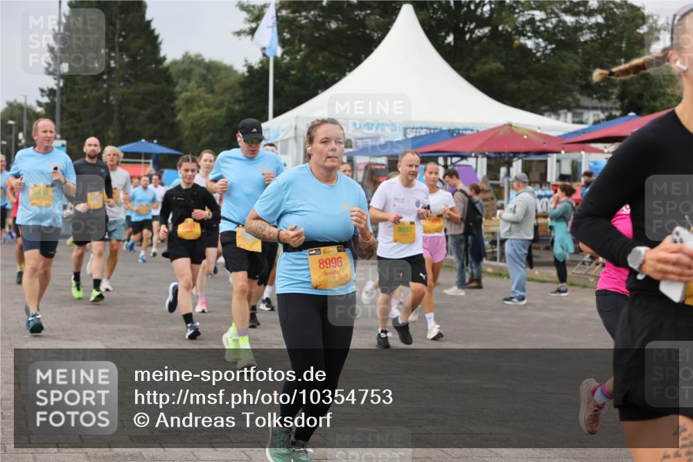 13.09.2026 - Kiel Lauf Andreas Tolksdorf http://msf.ph/oto/10354753 13.09.2026 09:57:56 Kiellinie 8610, 41, 38, 8996, 8037 meine-sportfotos.de