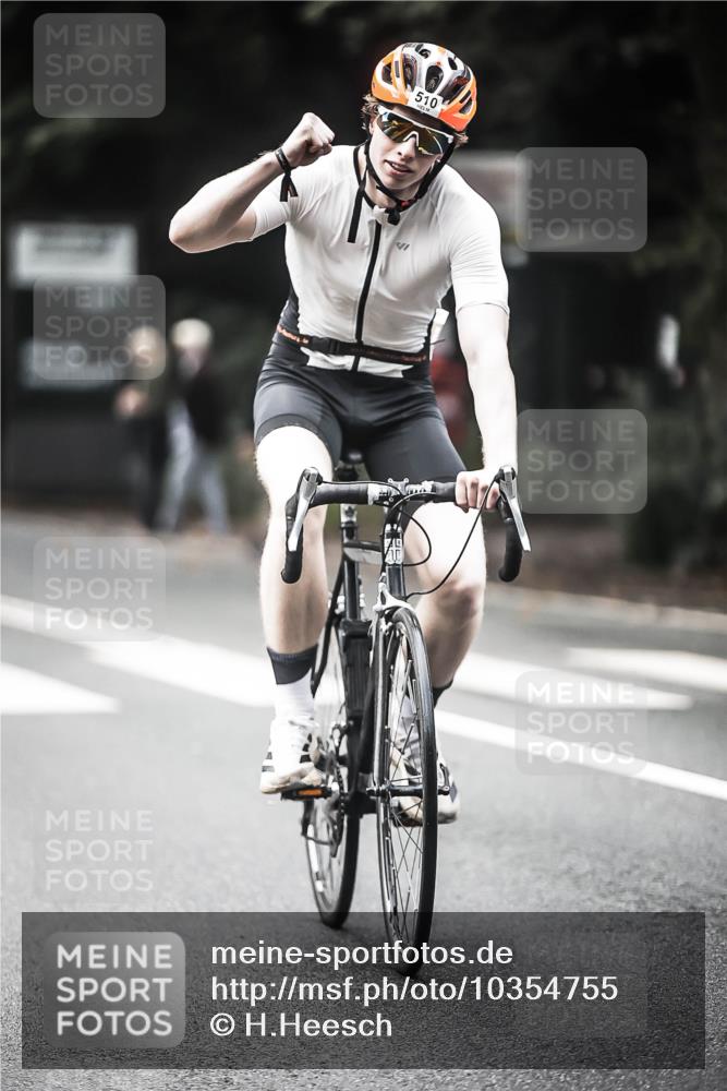 13.09.2026 - Stadtparktriathlon H.Heesch http://msf.ph/oto/10354755 13.09.2026 11:10:50 Radfahren 510, 683 meine-sportfotos.de