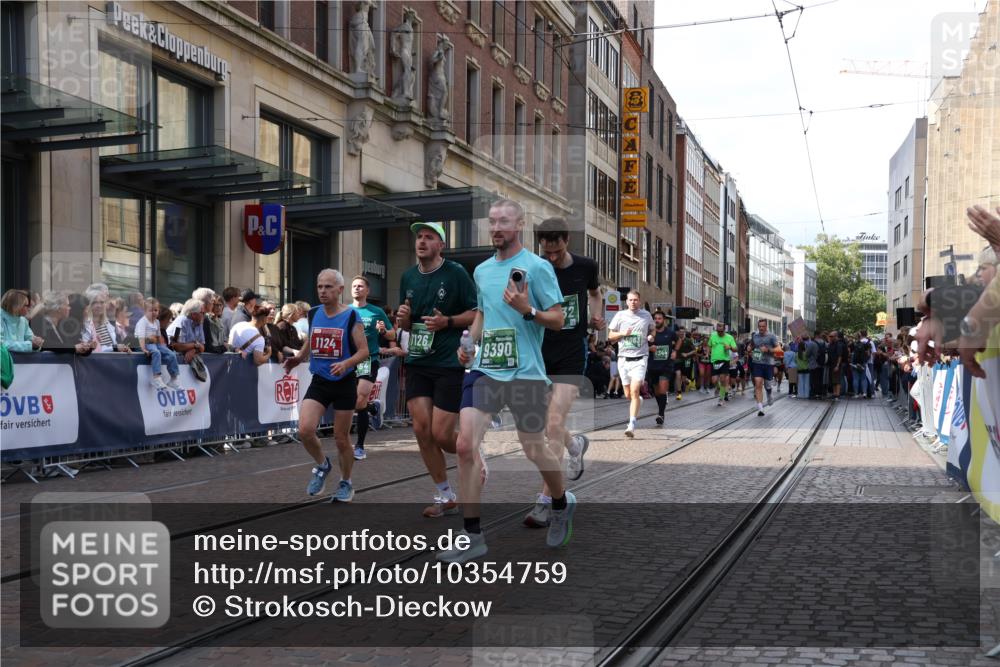 13.09.2026 - 21. swb-Marathon Bremen Strokosch-Dieckow http://msf.ph/oto/10354759 13.09.2026 13:33:27 Ziel 930, 1656, 2405, 2727, 2872, 2960, 3201, 3389, 3522, 3562, 3761, 4490, 4554, 4658, 4874, 5063, 5156, 5513, 5587, 6151, 6508, 6538, 6808, 6844, 7126, 7354, 7523, 7633, 7652, 7832, 7863, 8512, 8691, 9068, 9128, 9342, 9344, 9390, 9508, 10114, 13078, 831, 1124, 2283, 2393, 2818, 2980, 4052, 4219, 4243, 4260, 4408, 4492, 4536, 4543, 4565, 5040, 5191, 5324, 5560, 5660, 5726, 5861, 5862, 5914, 6256, 6421, 6597, 6777, 6844, 6882, 6915, 6997, 7145 meine-sportfotos.de