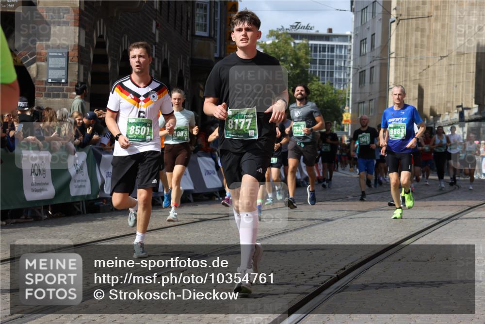 13.09.2026 - 21. swb-Marathon Bremen Strokosch-Dieckow http://msf.ph/oto/10354761 13.09.2026 13:33:27 Ziel 1532, 2283, 2393, 2440, 2818, 2959, 3167, 3404, 3710, 3773, 4194, 4260, 4408, 4659, 5090, 5191, 5324, 5395, 5410, 5706, 5749, 5790, 5981, 6941, 7467, 7756, 7788, 7830, 8061, 9269, 9292, 9406, 9745, 9829, 13019, 13028, 13039, 13092, 13093, 13101, 13146, 930, 2405, 2872, 2960, 3201, 3562, 3761, 4490, 6256, 6538, 6808, 6844, 6882, 7523, 7633, 7652, 7863, 8093, 8501, 8691, 9390, 9508, 10114, 13078 meine-sportfotos.de