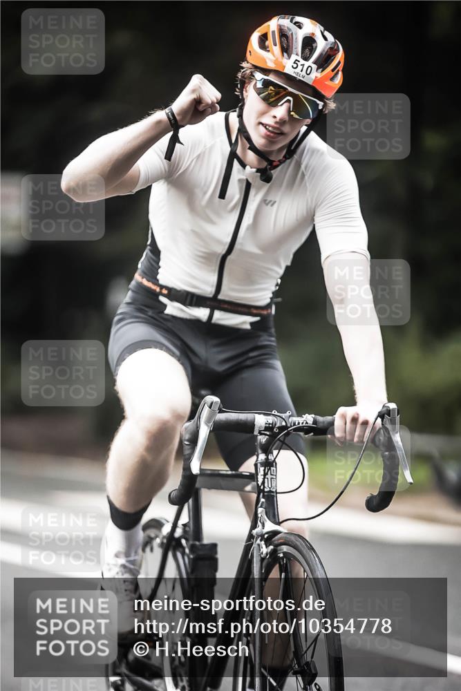 13.09.2026 - Stadtparktriathlon H.Heesch http://msf.ph/oto/10354778 13.09.2026 11:10:50 Radfahren 510, 683 meine-sportfotos.de